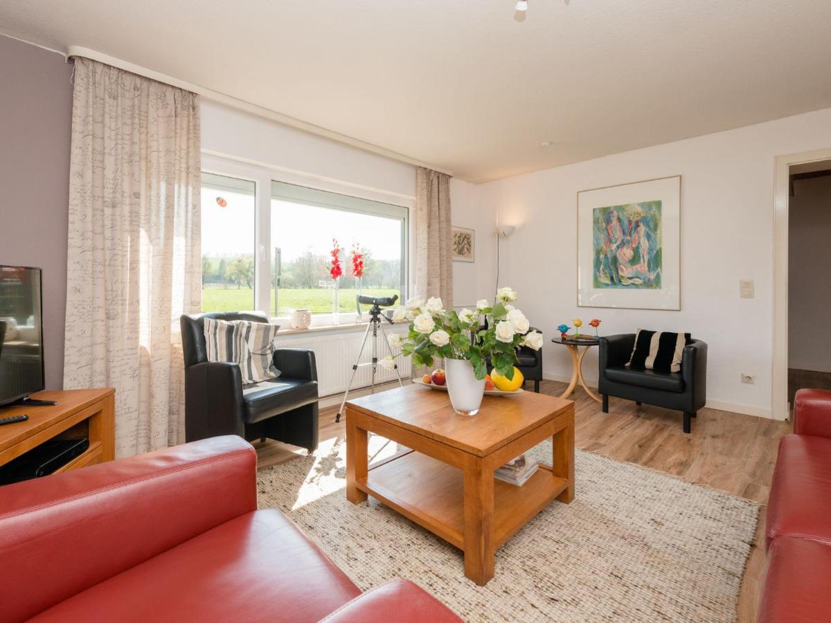 Modern Holiday Home Near River In Amelgatzen Emmerthal Ruang foto
