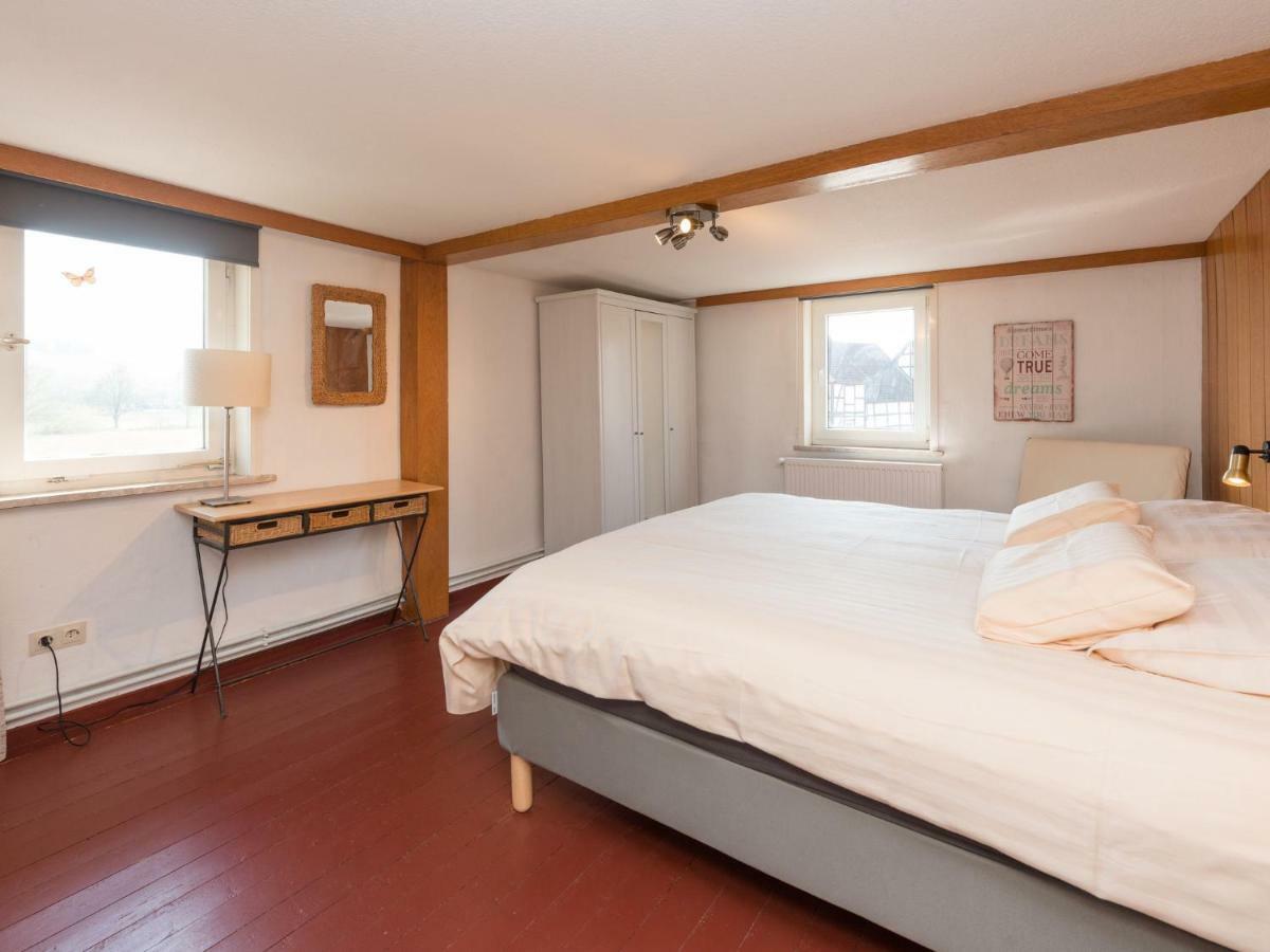 Modern Holiday Home Near River In Amelgatzen Emmerthal Bagian luar foto